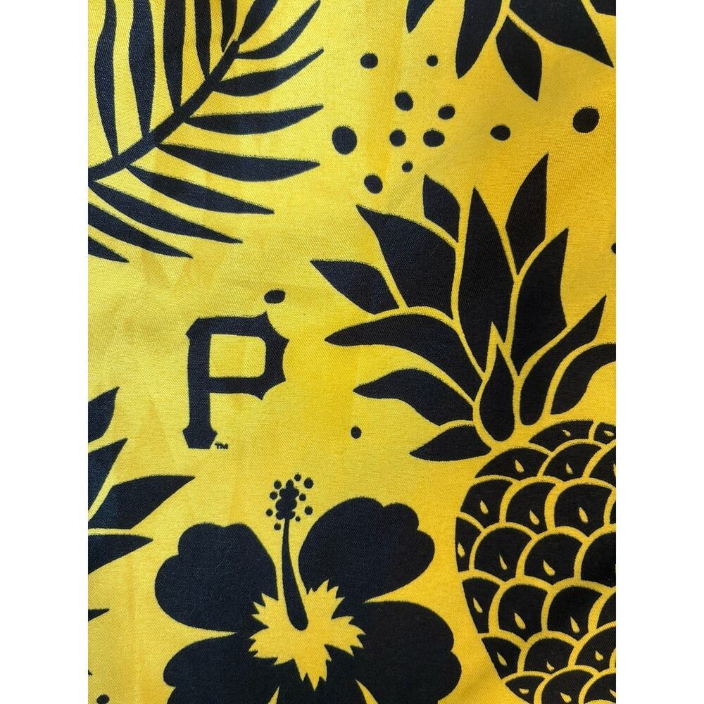 Pittsburgh Pirates Yellow Hawaiian Shirt Adult S Pineapple Tropical Button Up - Picture 3 of 7